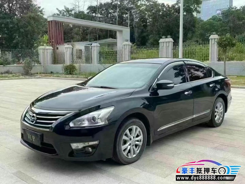 15年日产天籁轿车抵押车出售