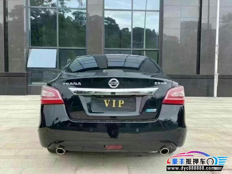 15年日产天籁轿车抵押车出售