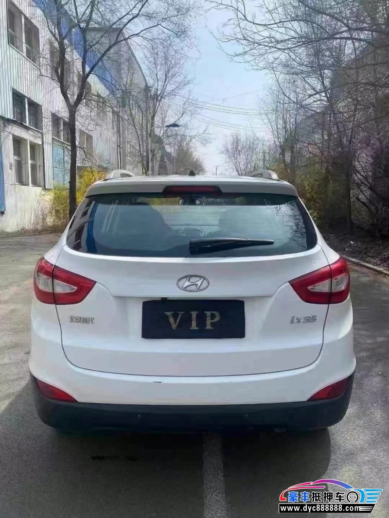 14年现代ix35轿车抵押车出售
