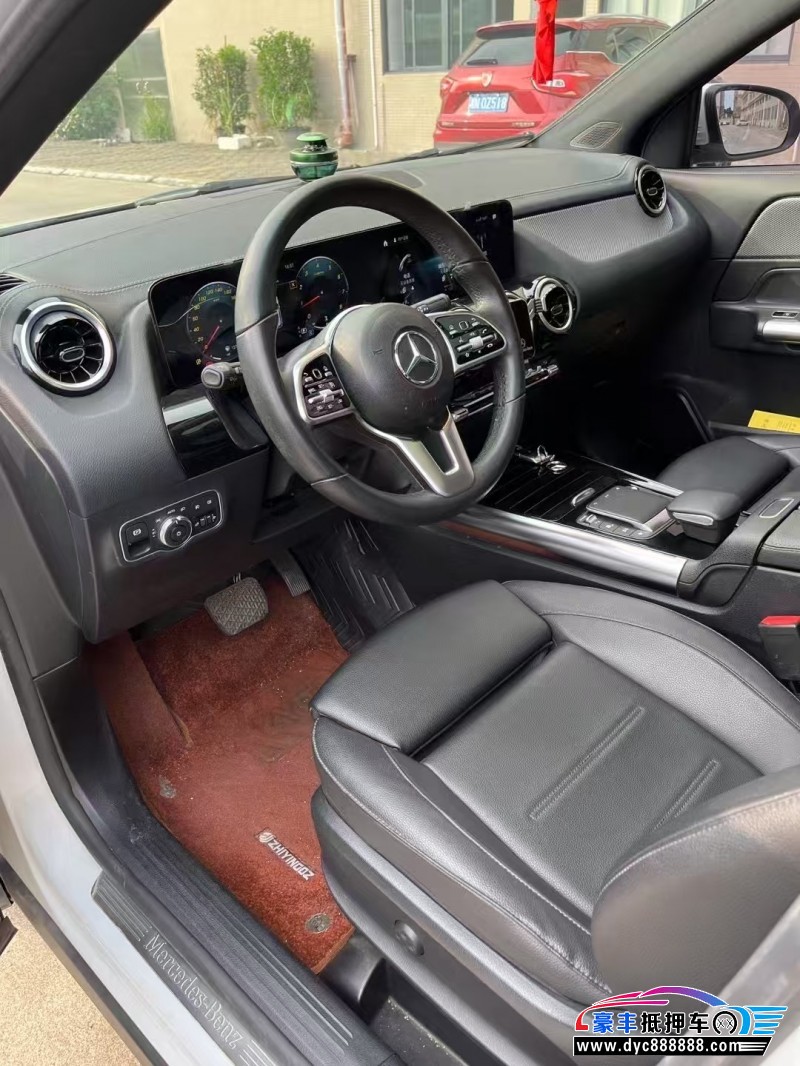 21年奔驰GLA轿车抵押车出售