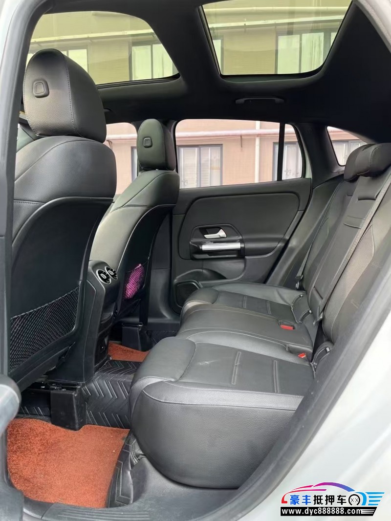 21年奔驰GLA轿车抵押车出售