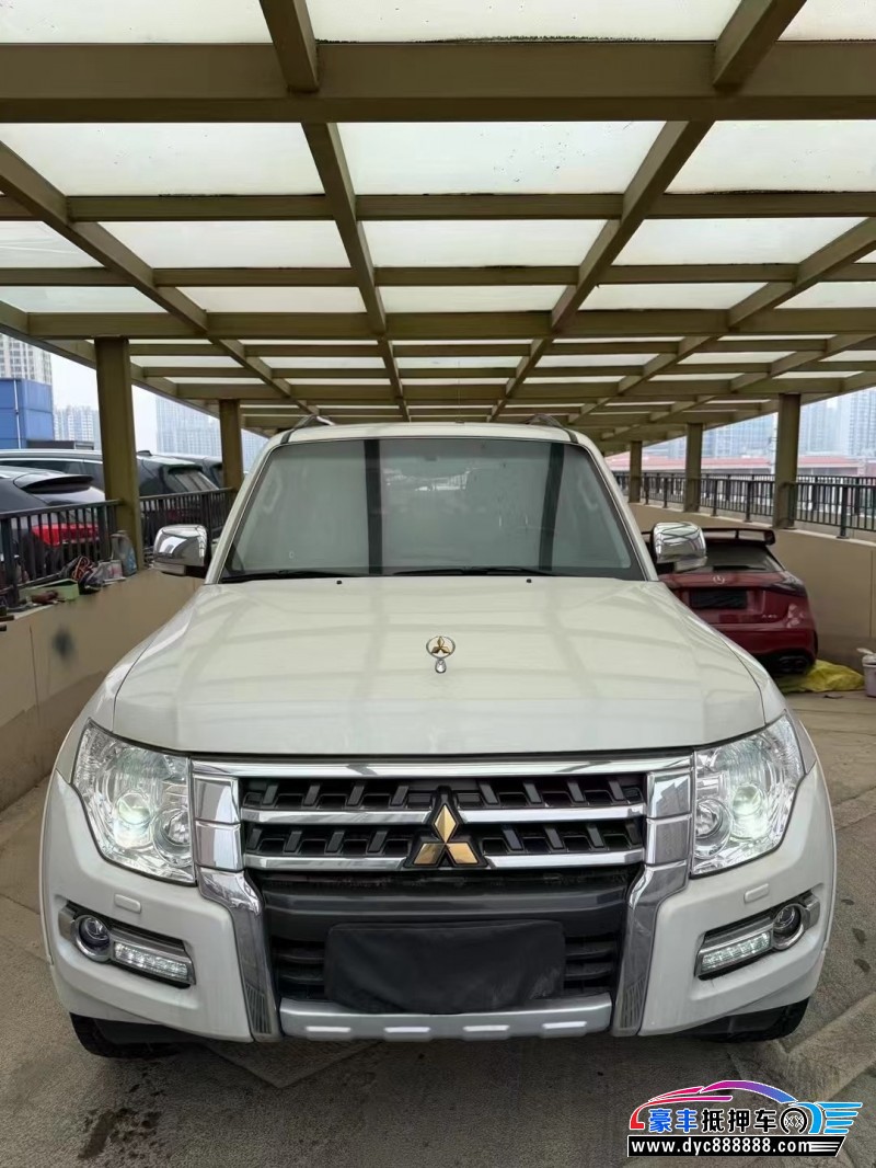 19年三菱帕杰罗轿车抵押车出售