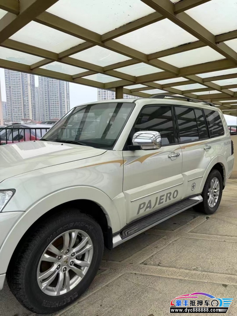 19年三菱帕杰罗轿车抵押车出售