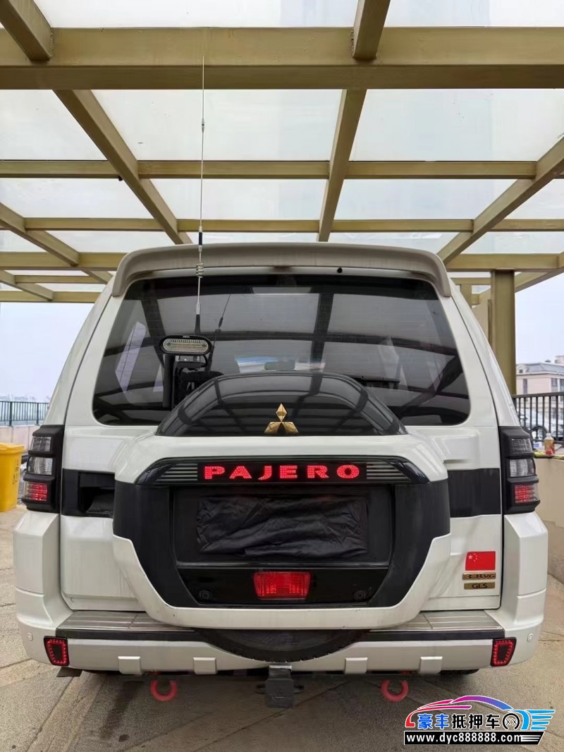 19年三菱帕杰罗轿车抵押车出售