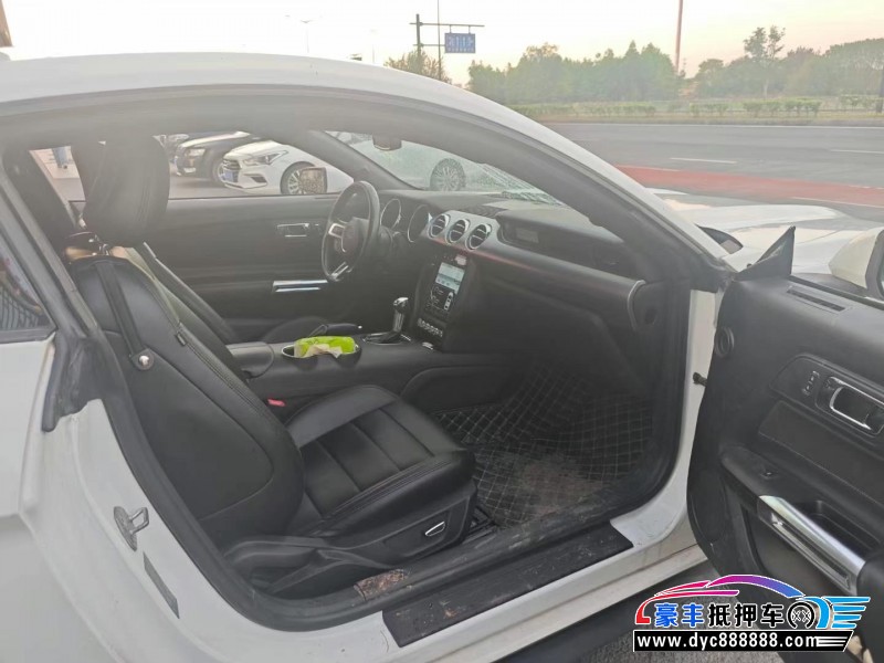 17年福特野马轿车抵押车出售