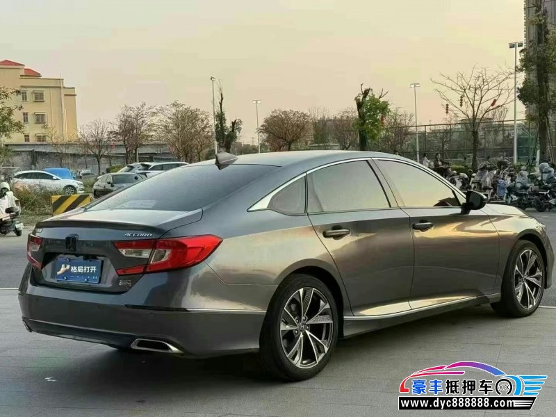 18年本田雅阁轿车抵押车出售