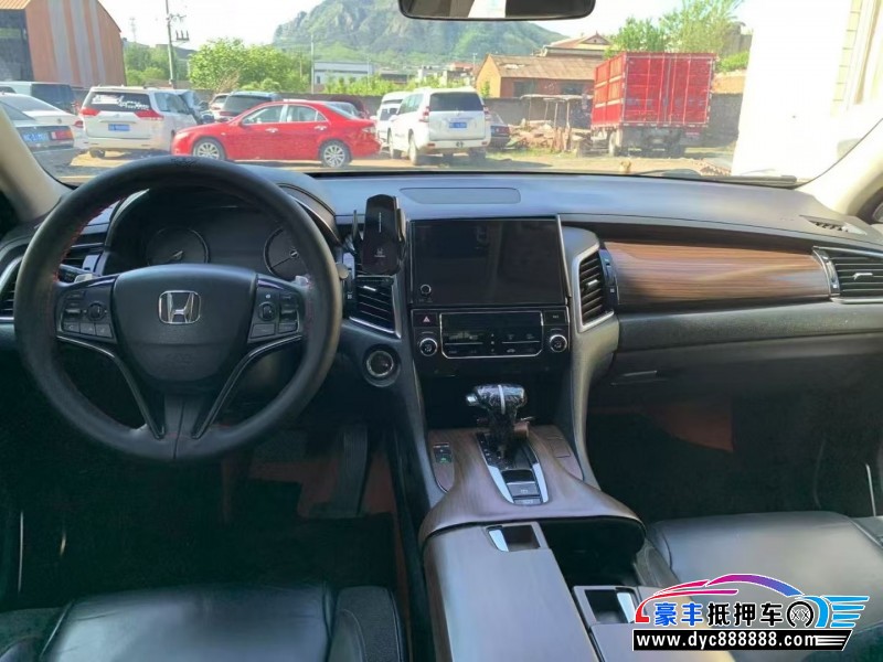 17年本田冠道轿车抵押车出售