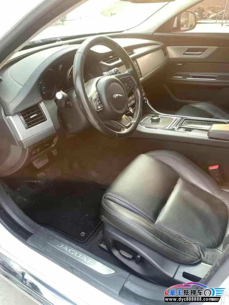 17年捷豹XFL轿车抵押车出售