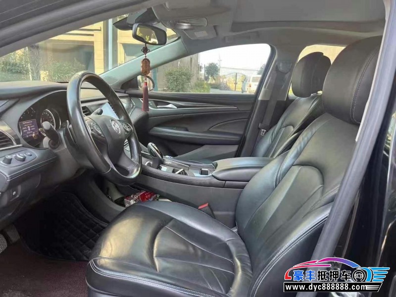 20年别克君越轿车抵押车出售