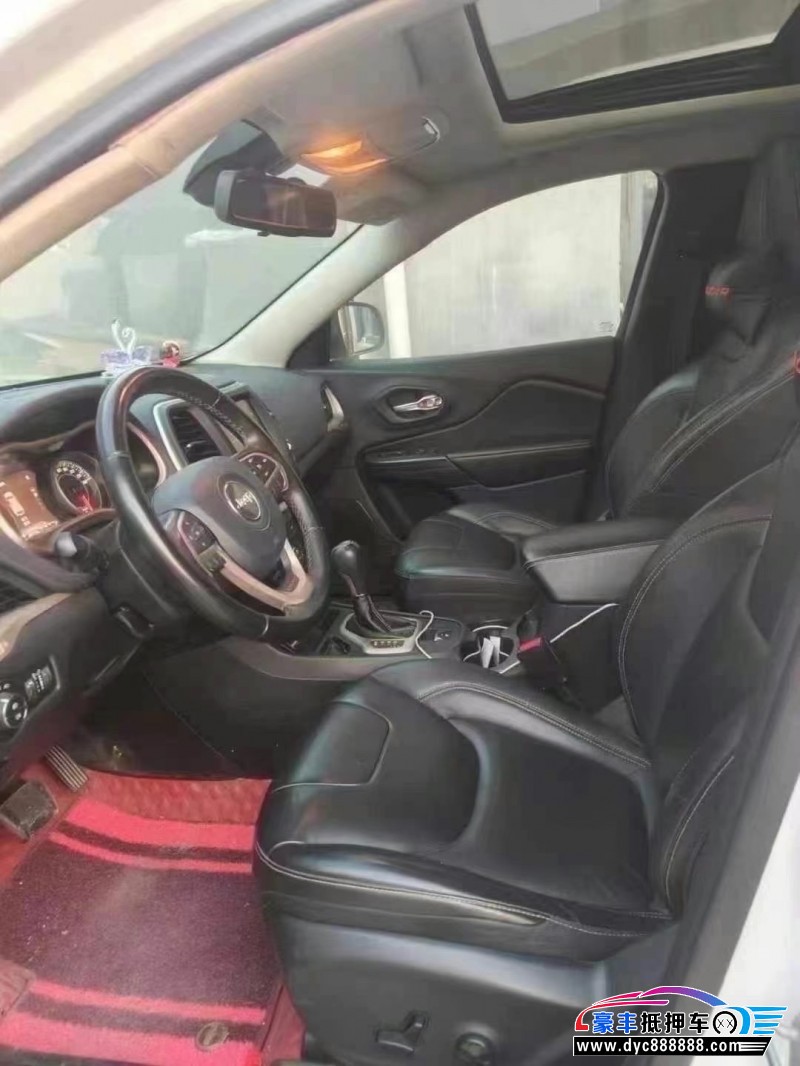 17年Jeep自由光SUV抵押车出售