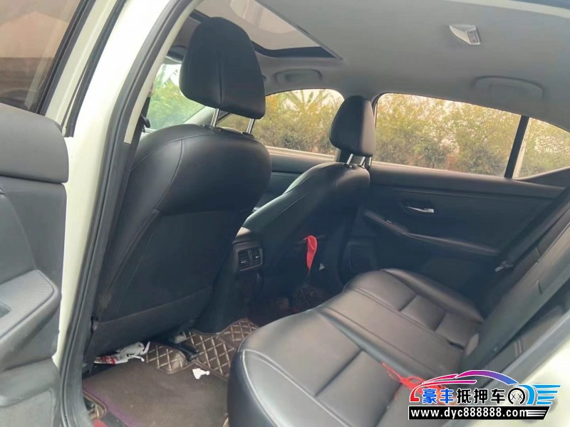 20年日产轩逸轿车抵押车出售