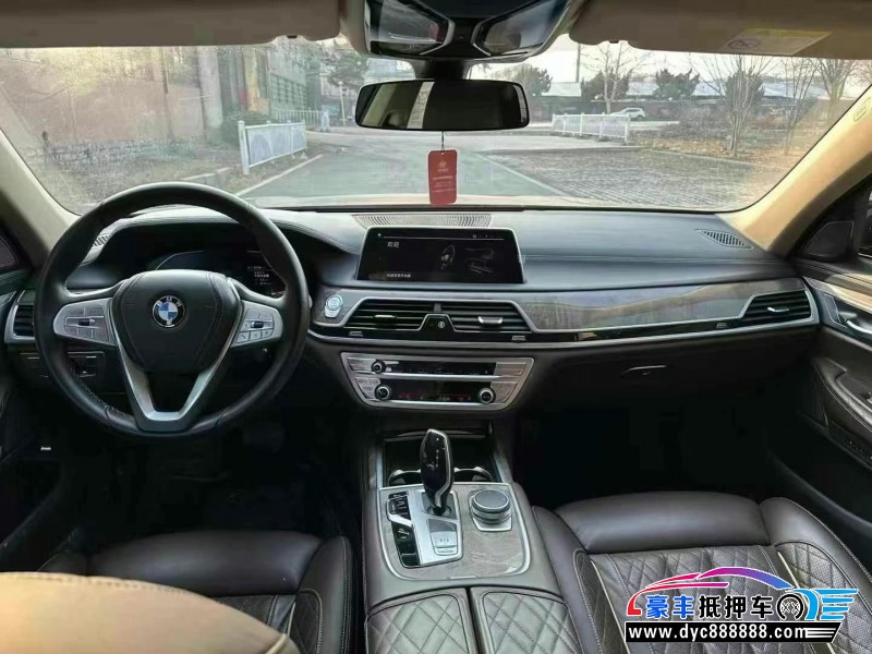 22年宝马7系轿车抵押车出售