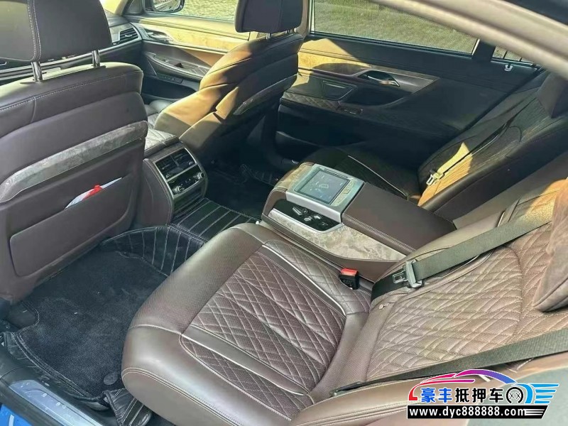 22年宝马7系轿车抵押车出售