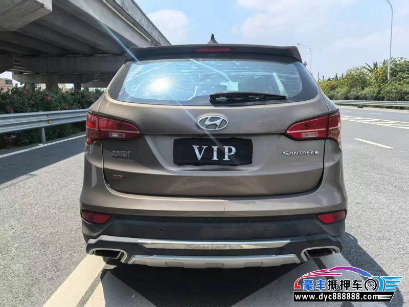 16年现代新胜达轿车抵押车出售