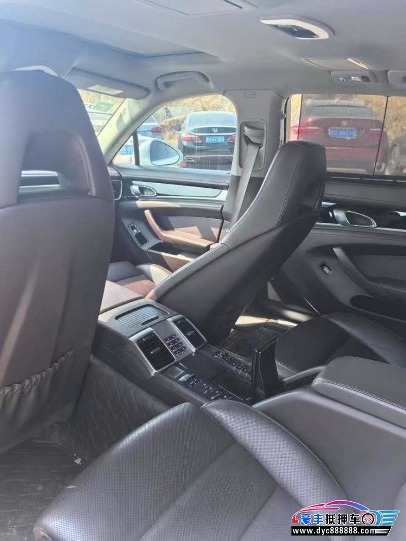 16年保时捷帕纳梅拉轿车抵押车出售