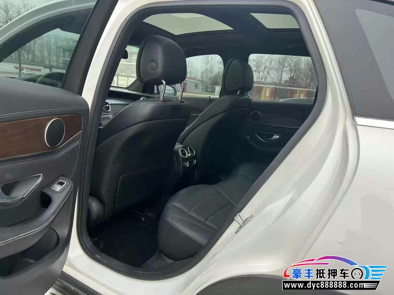 17年奔驰GLC轿车抵押车出售