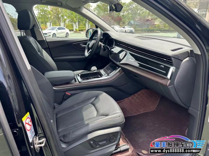 21年奥迪Q7轿车抵押车出售