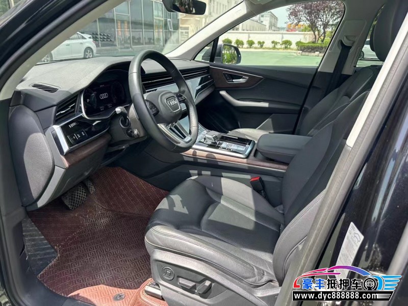 21年奥迪Q7轿车抵押车出售