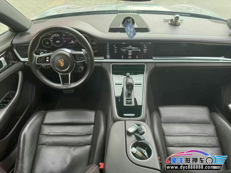 19年保时捷Panamera轿车抵押车出售