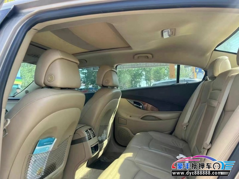 13年别克君越轿车抵押车出售