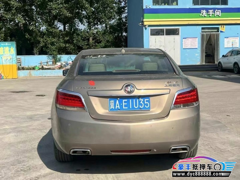 13年别克君越轿车抵押车出售