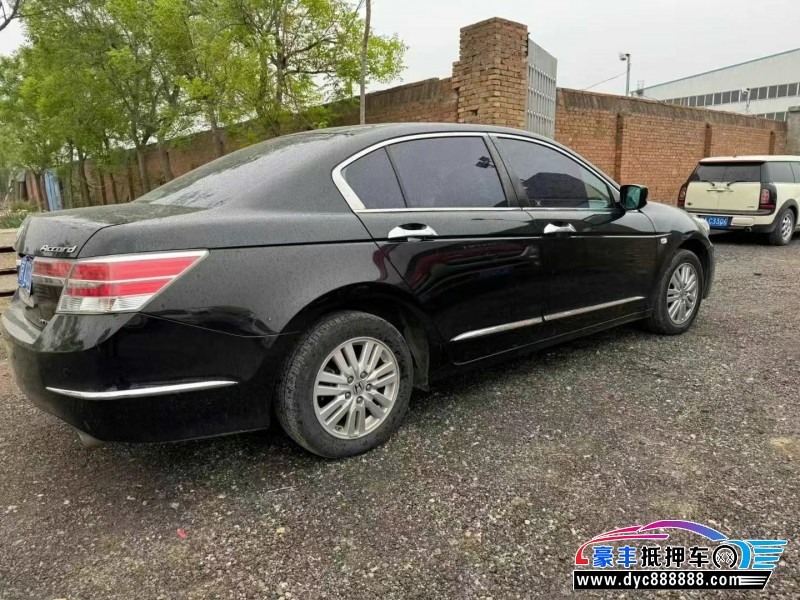 13年本田雅阁轿车抵押车出售