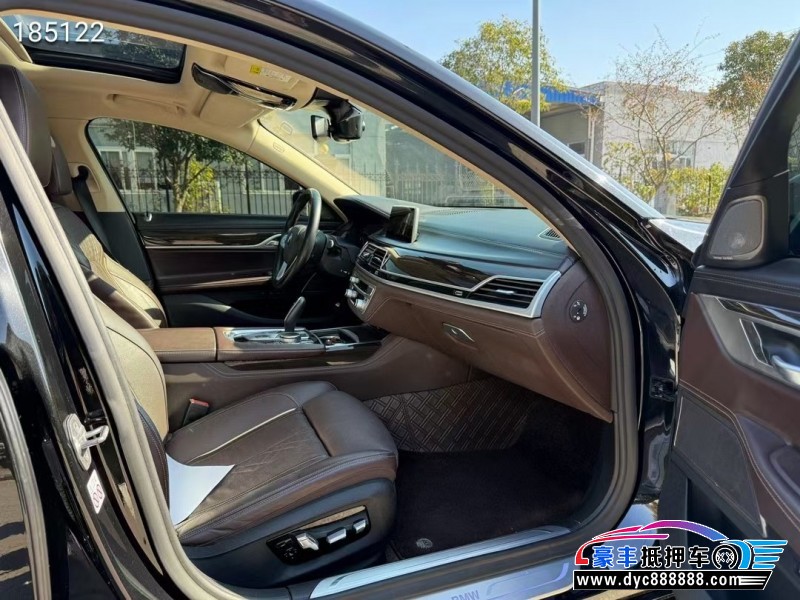 20年宝马7系轿车抵押车出售