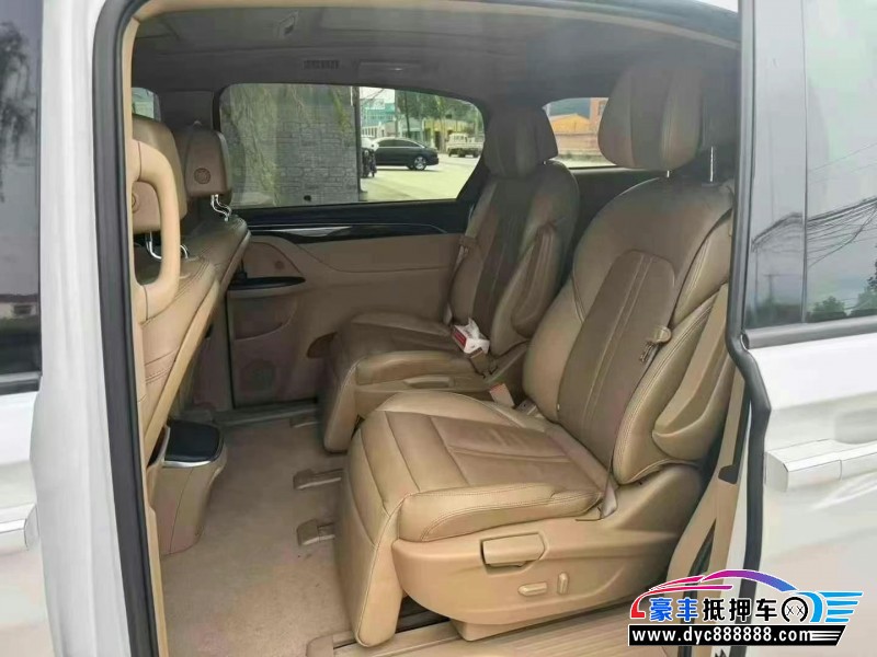 17年别克GL8轿车抵押车出售