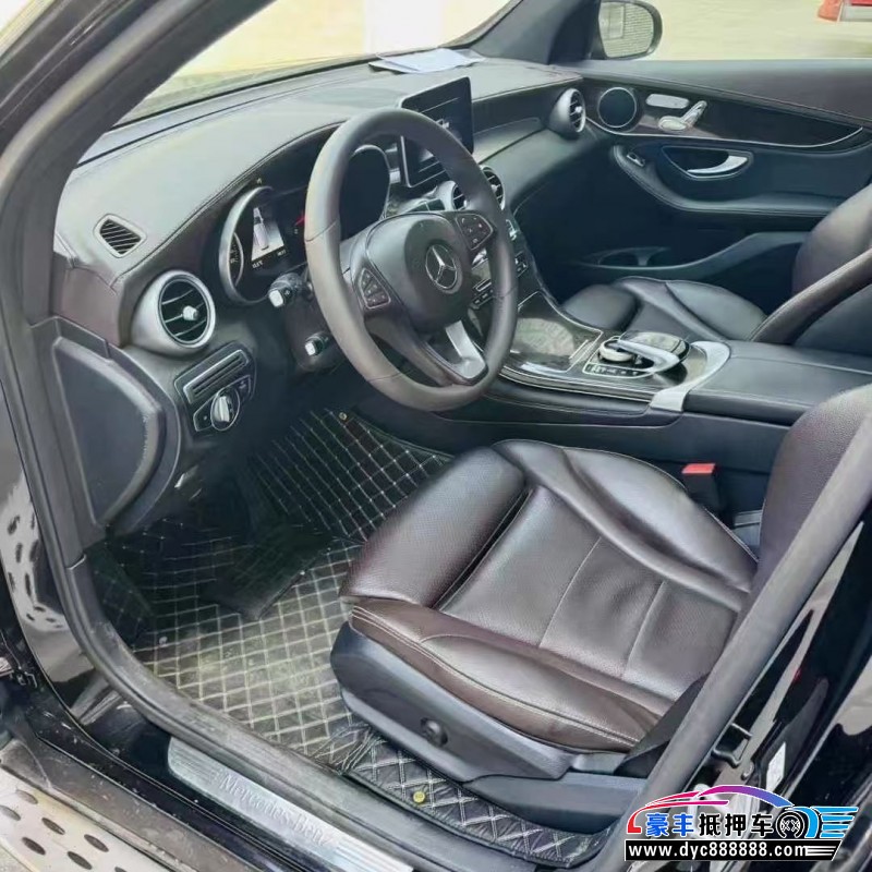 18年奔驰GLC轿车抵押车出售