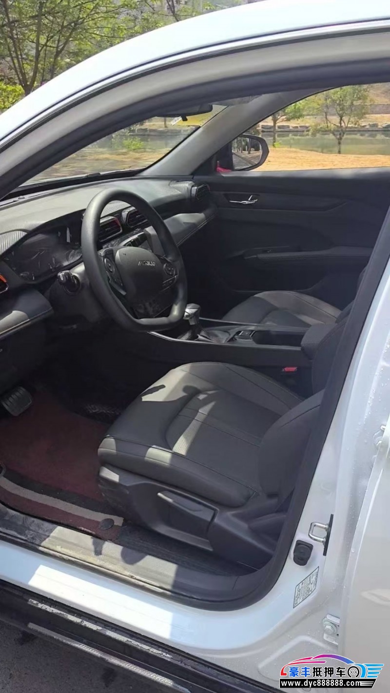 24年东风风神奕炫轿车抵押车出售