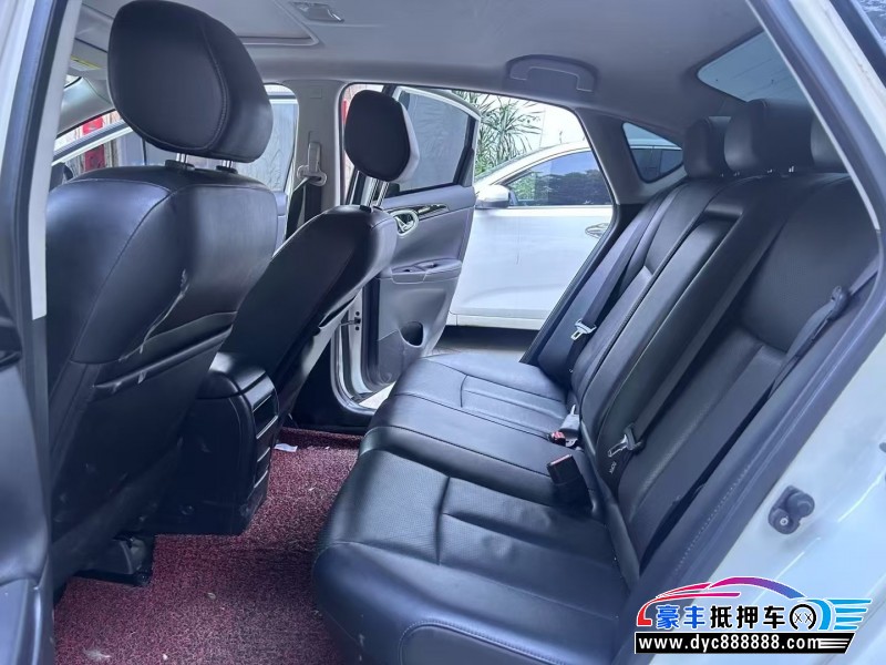 16年日产轩逸轿车抵押车出售