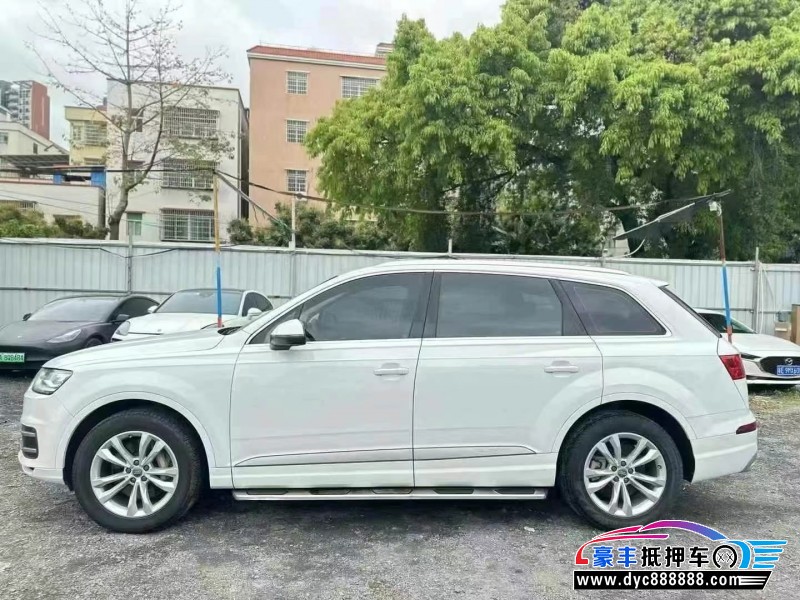 16年奥迪Q7轿车抵押车出售