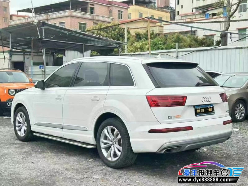 16年奥迪Q7轿车抵押车出售