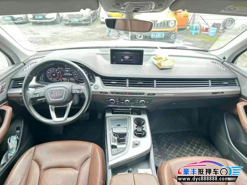 16年奥迪Q7轿车抵押车出售