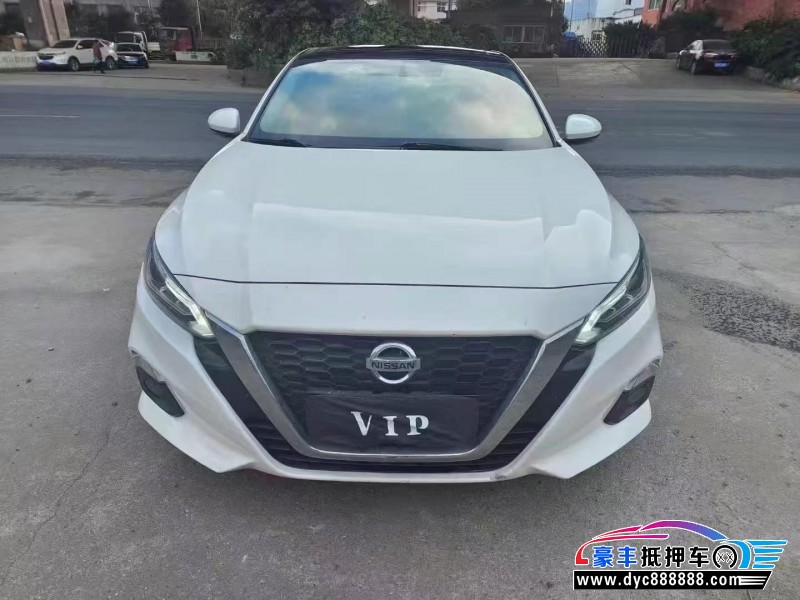 20年日产天籁轿车抵押车出售