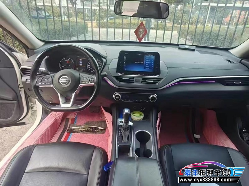 20年日产天籁轿车抵押车出售