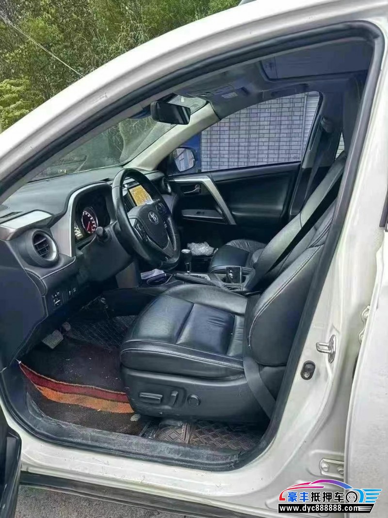 18年丰田RAV4轿车抵押车出售
