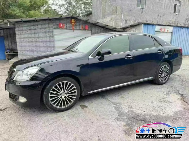 10年丰田皇冠轿车抵押车出售