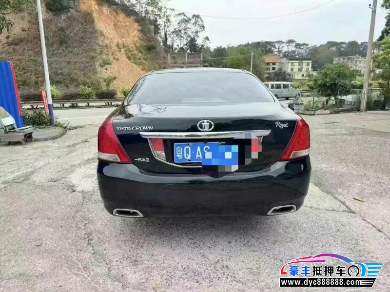 10年丰田皇冠轿车抵押车出售