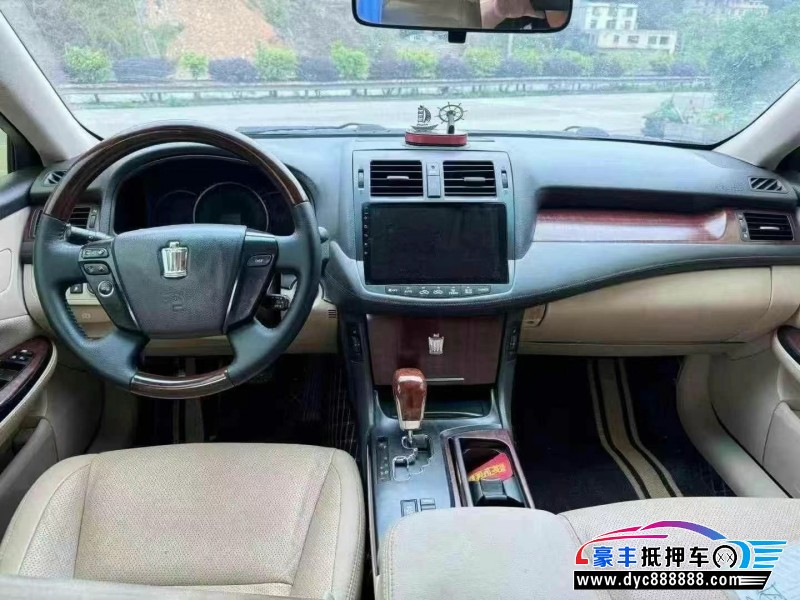 10年丰田皇冠轿车抵押车出售