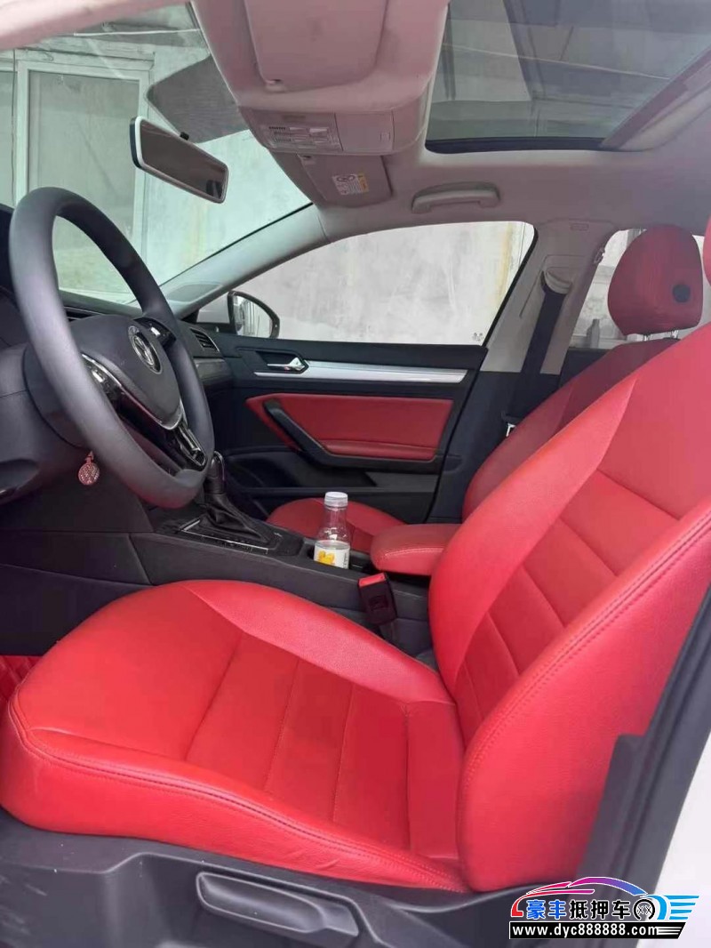 20年大众凌渡轿车抵押车出售