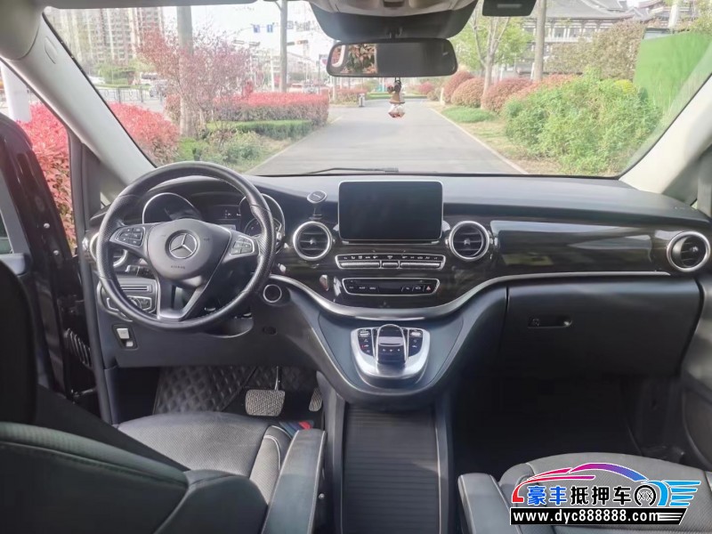 19年奔驰V轿车抵押车出售