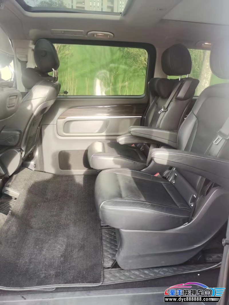 19年奔驰V轿车抵押车出售