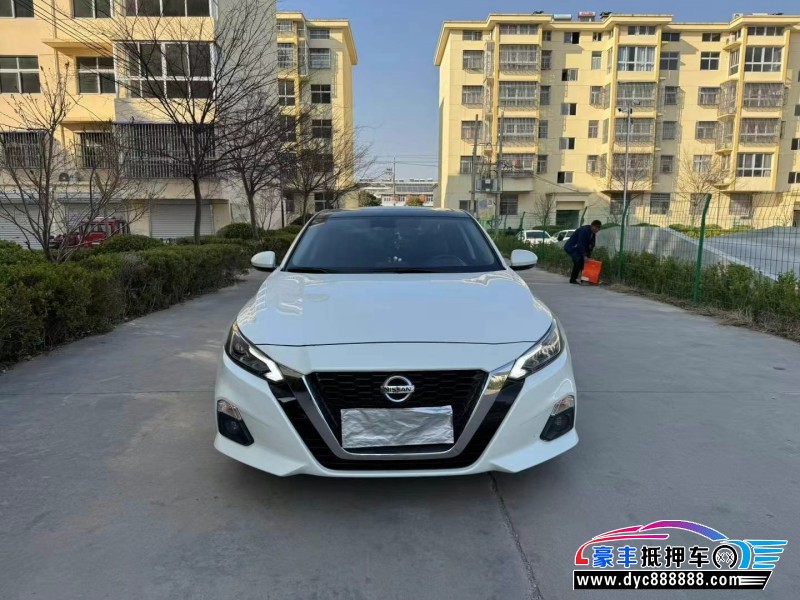22年日产天籁轿车抵押车出售