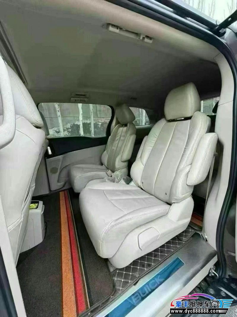 18年别克GL8轿车抵押车出售