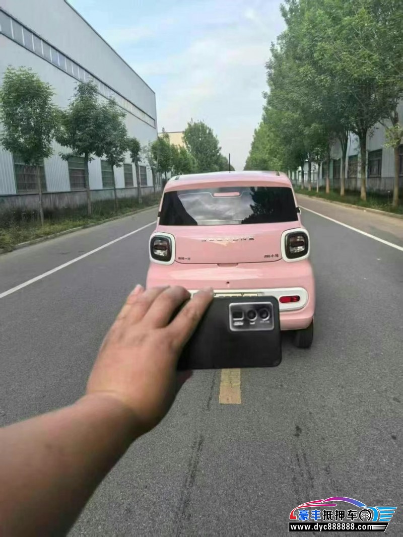 24年奔腾小马轿车抵押车出售