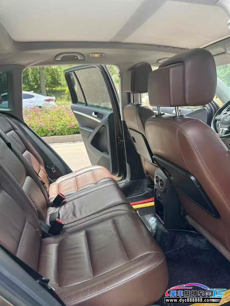 12年大众途威轿车抵押车出售