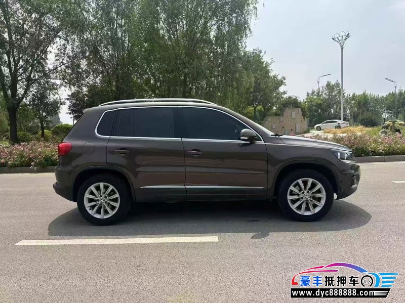 12年大众途威轿车抵押车出售