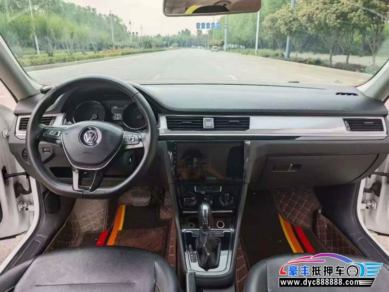 18年大众宝来轿车抵押车出售