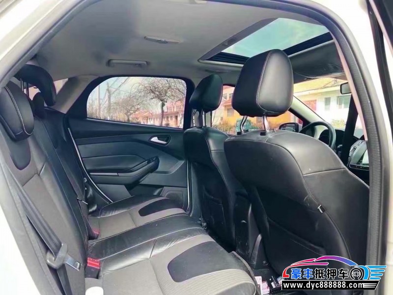 14年福特福克斯轿车抵押车出售